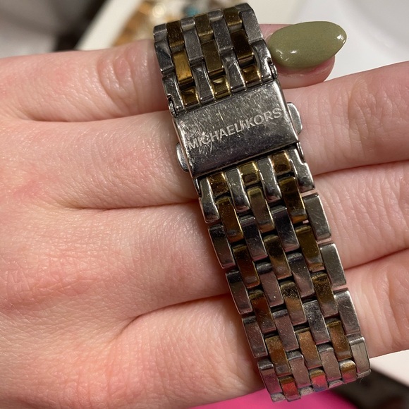 Michael Kors watch - Picture 2 of 3